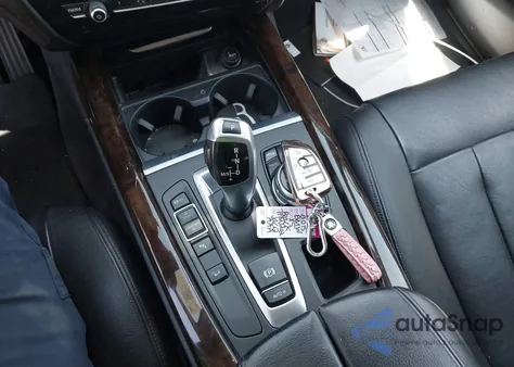 2015 BMW X5 xDrive35D z USA, uszkodzony, nr VIN 5UXKS4C54F0J98381